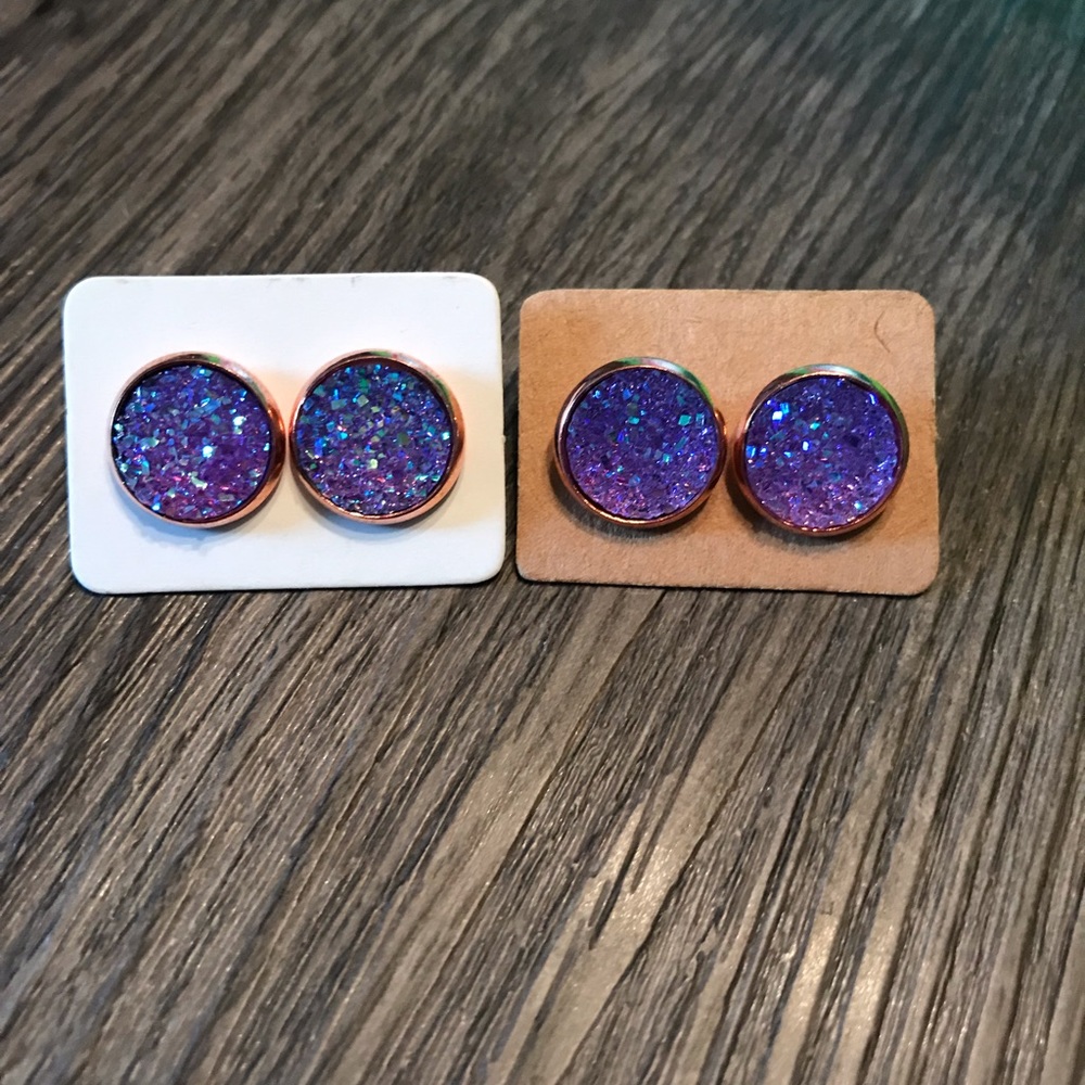 Post earrings